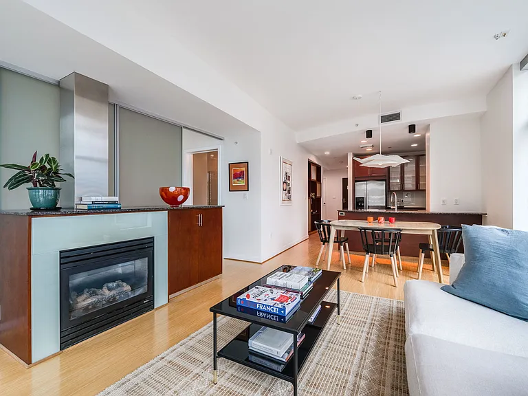2033 2nd Ave #1010 — Photo 7