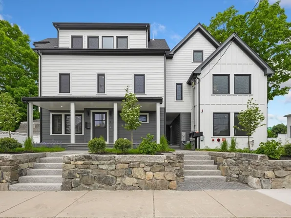148 Myrtle St #4, Melrose, MA 02176