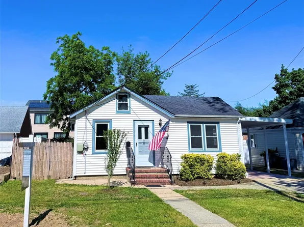17 W 2nd Street, Deer Park, NY 11729