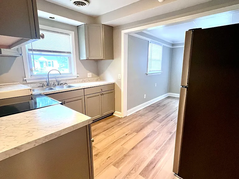 3305 Herbert St — Photo 1