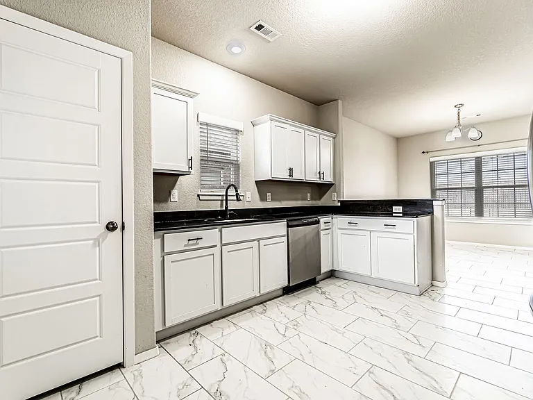 6609 Warrington Rd — Photo 14