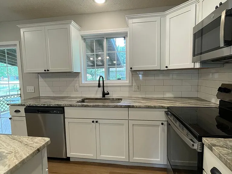 125 N Fairwood Ave — Photo 3