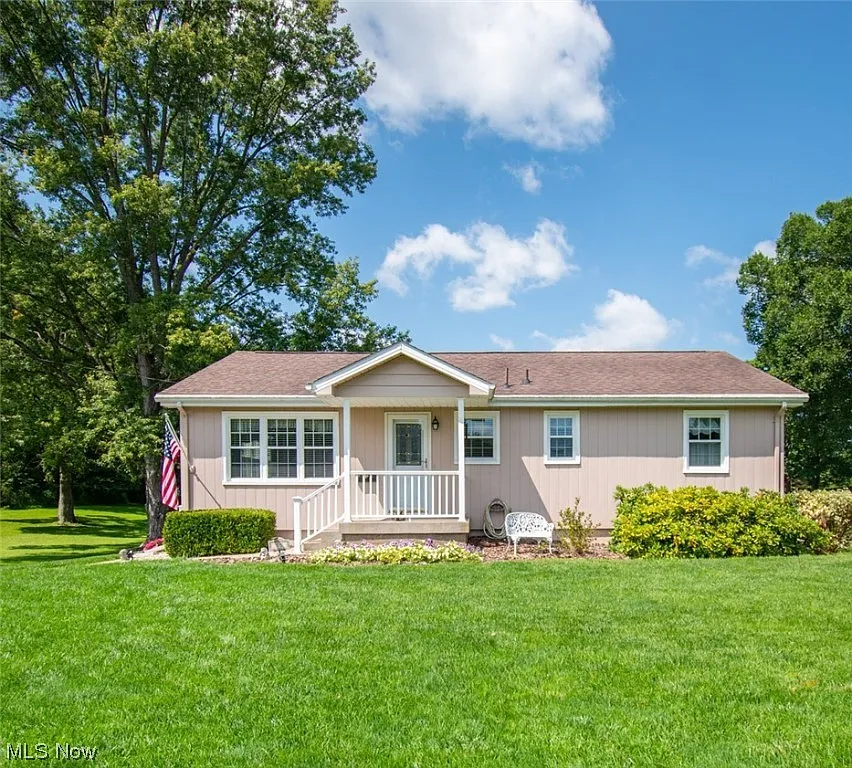 55 Cyland Ave photo 1