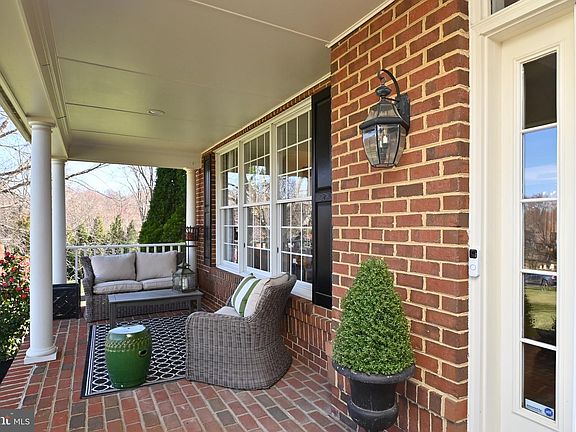 5th image of 10487 Hunting Hills Pl