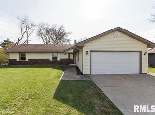 3332 N Chestnut Ln, Peoria, IL 61604