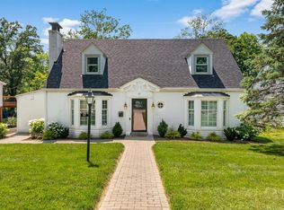 57 Berry Wood Dr, Saint Louis, MO 63122