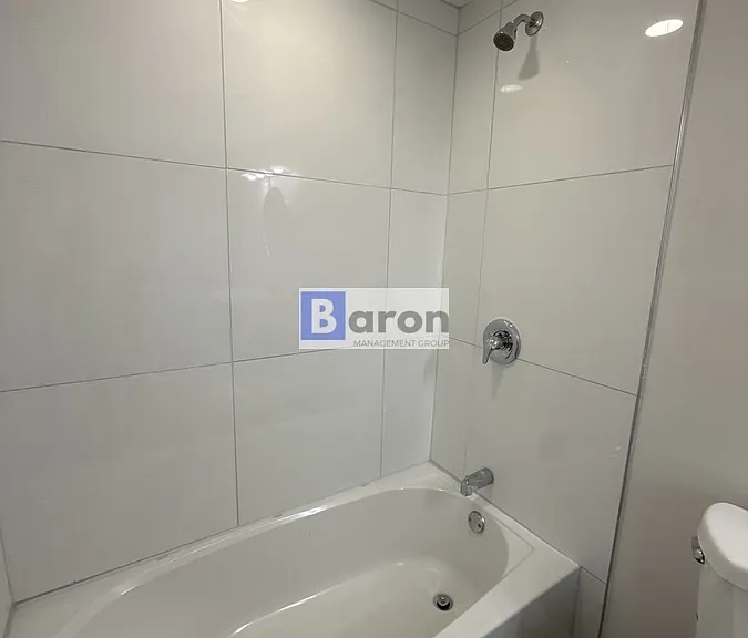 40 S Mathison St #1 — Photo 11