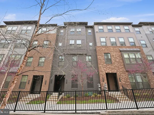 2338 Water Promenade Ave Unit 2F, Herndon, VA 20171