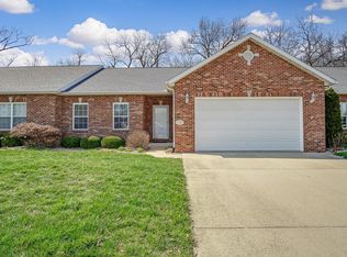 753 Lakepointe Centre Dr, O Fallon, IL 62269