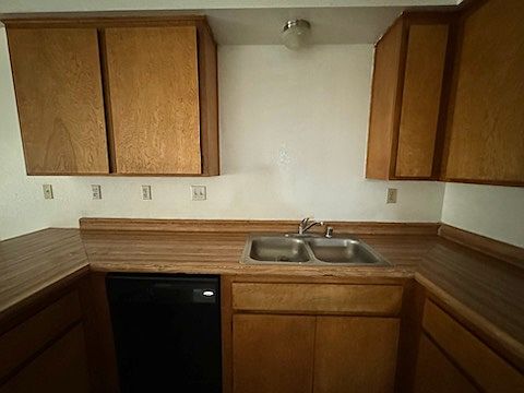 Kitchen with lots of cupboard space.