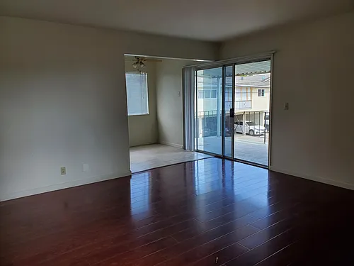 885 Burbank Dr #4 Photo 1