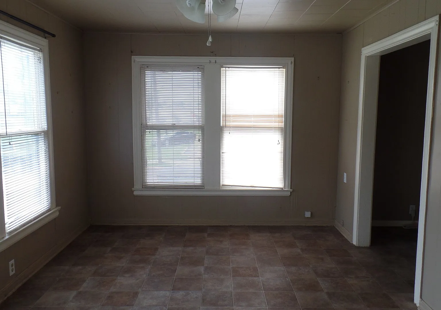 Efficiency Garage Apartment — Photo 1