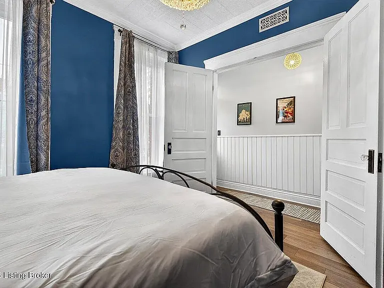 1328 Morton Ave #1 — Photo 3