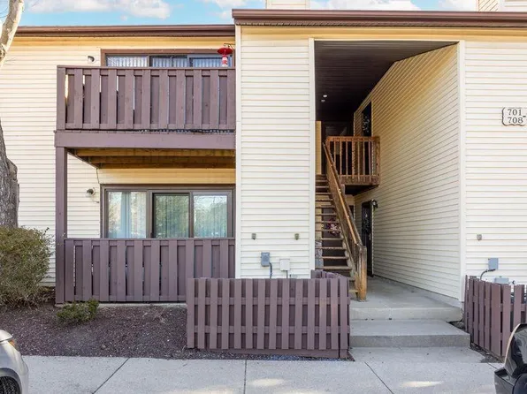 705 Lindsey Ct, Marlton, NJ 08053