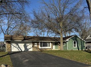 9 Pickford Rd, Montgomery, IL 60538