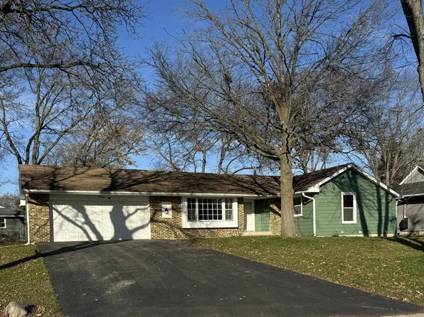 9 Pickford Rd, Montgomery, IL 60538