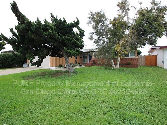 3rd image of 321 Dahlia Ave