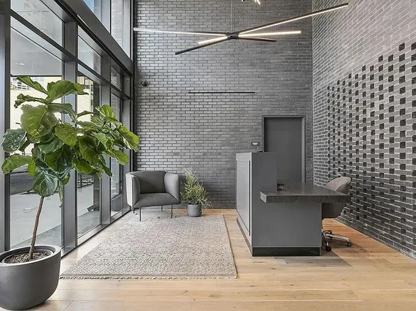 555 Waverly Avenue image 14 of 24