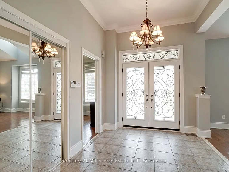 8 Watercliff Pl — Photo 4