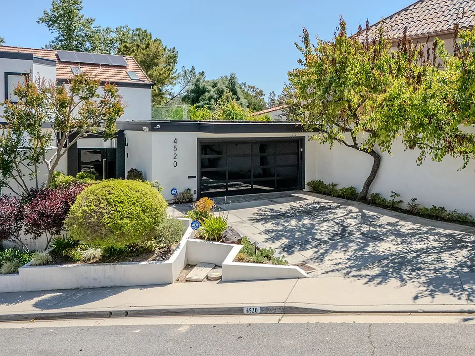 4520 Park Cordero