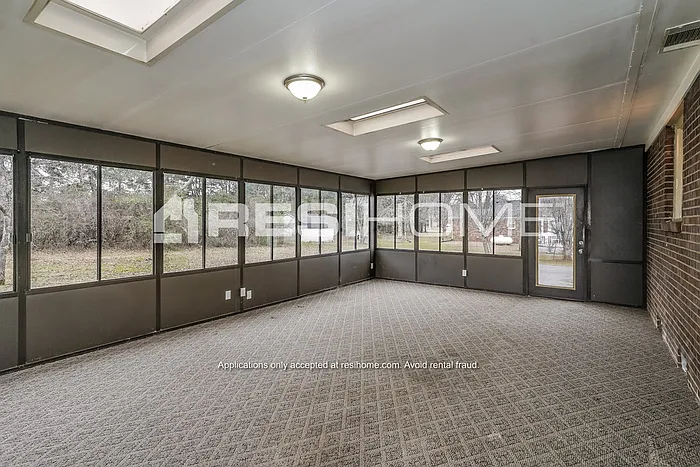 1906 Robinson Rd — Photo 13