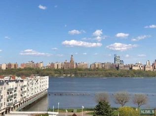 3320 City Pl, Edgewater, NJ