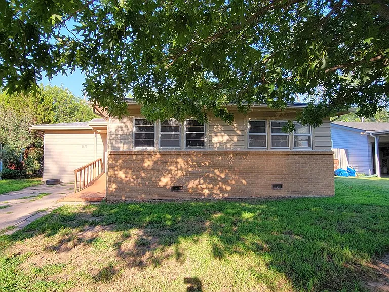 2822 S Santa Fe Ave — Photo 3