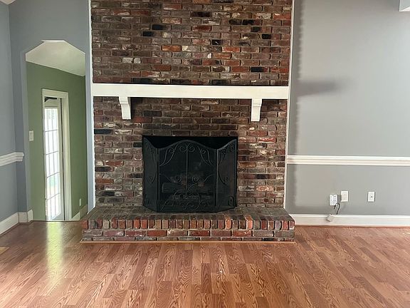 4th image of 2316 Tamarack Ct