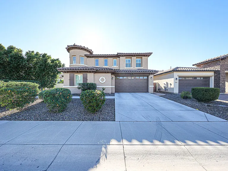 2545 E Ebony Dr — Photo 1