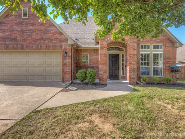 1704 W 120th Ct, Jenks, OK 74037