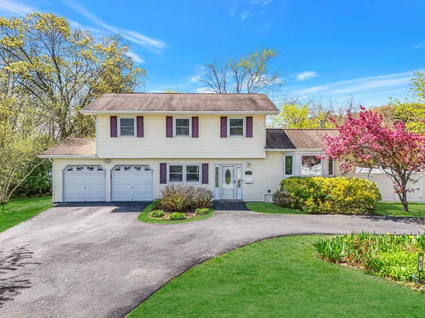 67 Landscape Drive, Wheatley Heights, NY 11798