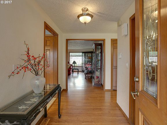 4th image of 15400 NE 28th Ave
