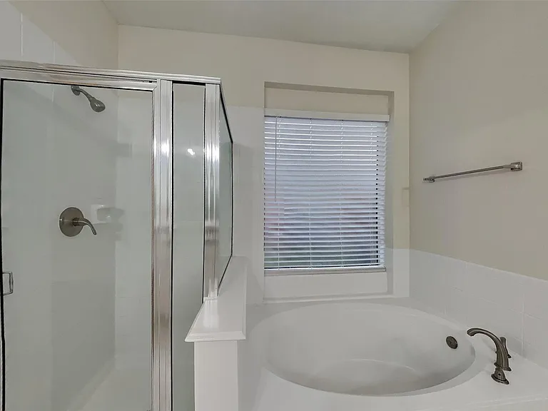 1418 Summer Rain Dr — Photo 8