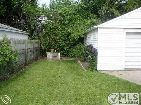 Backyard and BBQ.JPG