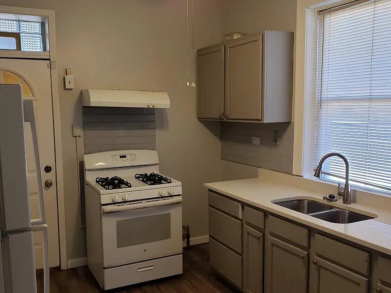 7112 S King Dr — Photo 5