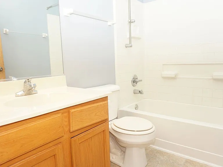 407 Waubonsee Dr — Photo 25