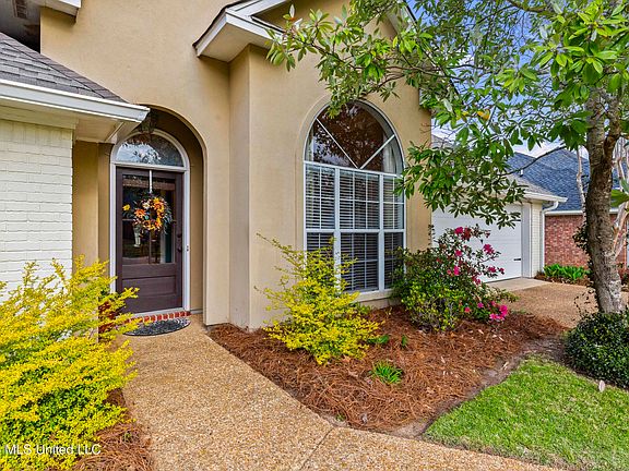 4th image of 343 Avalon Way