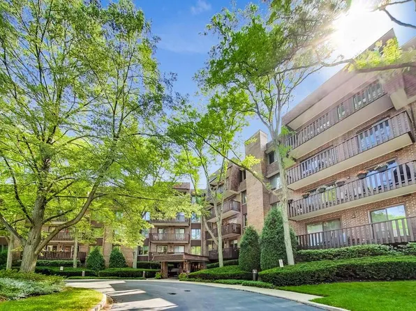 1125 Lake Cook Rd APT 503, Northbrook, IL 60062