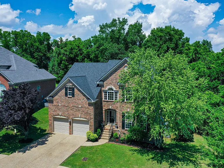 1204 Beech Hollow Dr — Photo 3