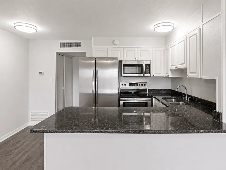 Phillippi Square Apartments — Photo 28