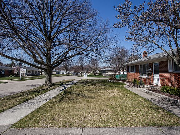 5th image of 38778 Northfield Ave