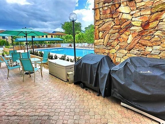 4th image of 4990 E Sabal Palm Blvd APT 220