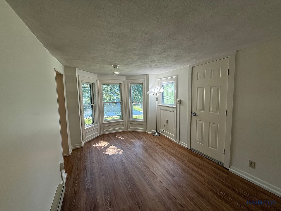 1st image of 13 Hamilton St #4