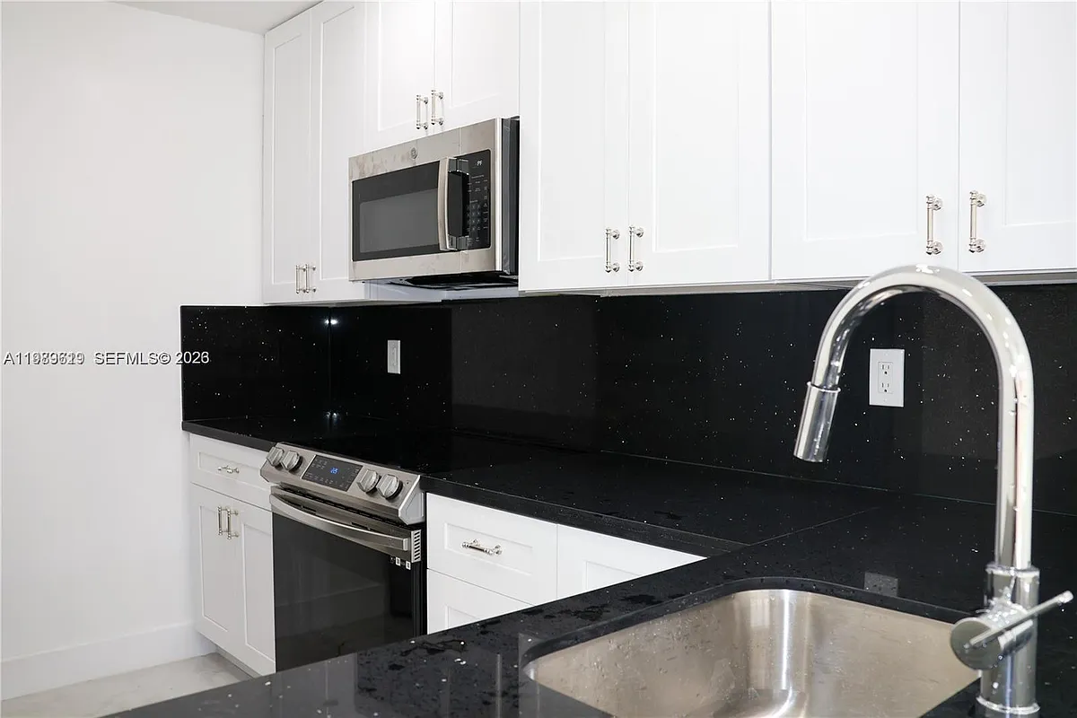 Building Photo - 2550 W 67th Pl #22-32