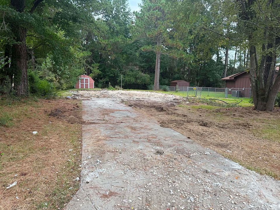 1st image of 404 Villa Woods Dr.
