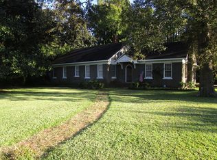 909 River Rd, Greenwood, MS 38930