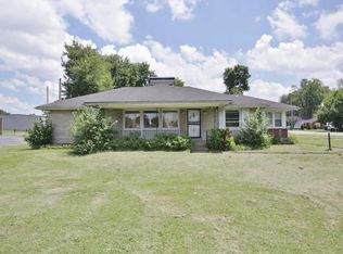 1791 Wathen Ln, Louisville, KY 40216