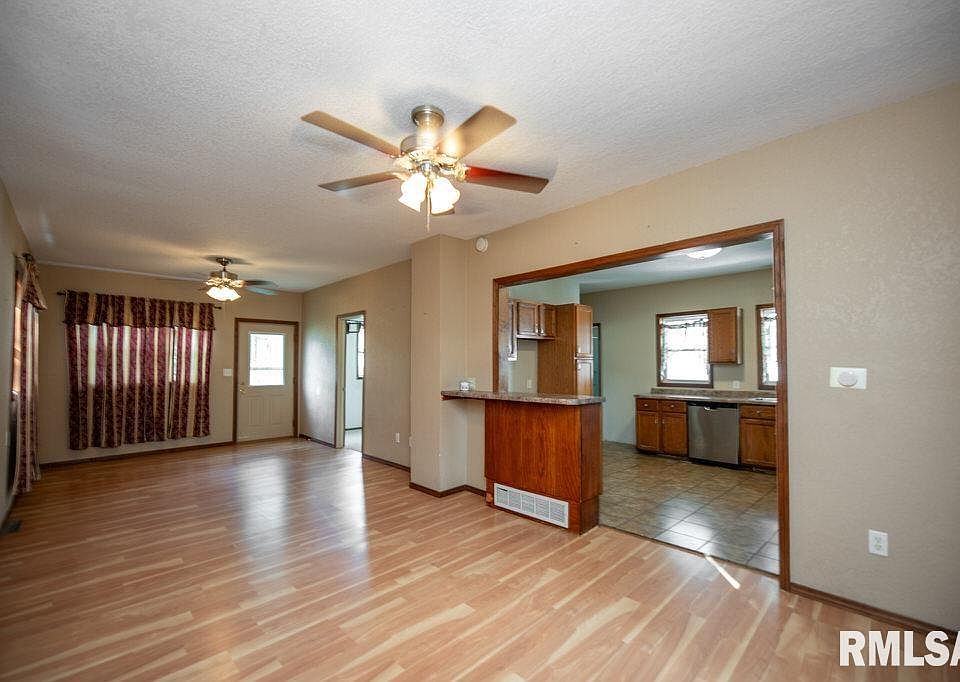 10th image of 1002 Market St