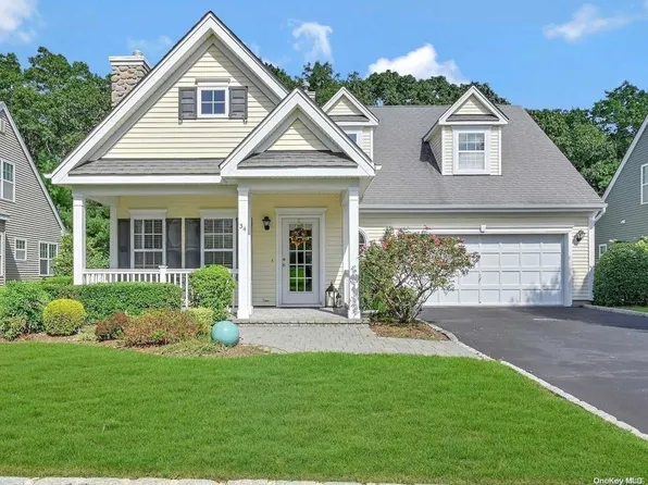 34 Golden Spruce Drive #34, Calverton, NY 11933