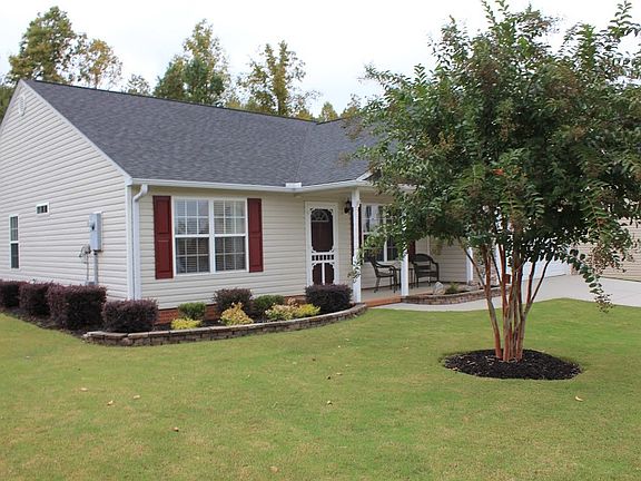 2nd image of 105 Lost Lake Dr